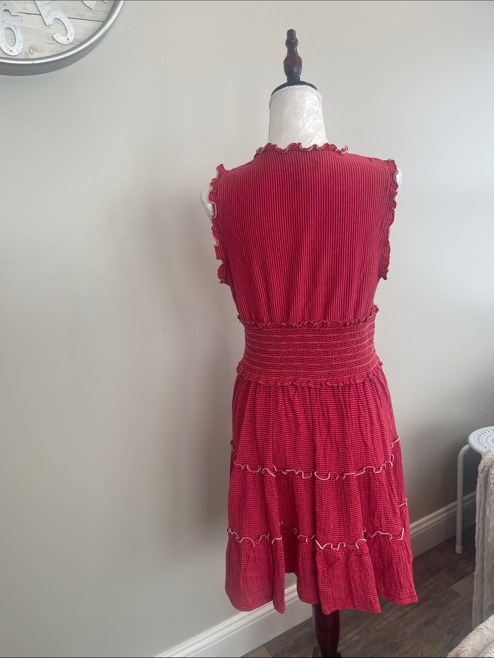 Max Studio Red Sleeveless V-Neck Tiered Midi Dress - Picture 4 of 6